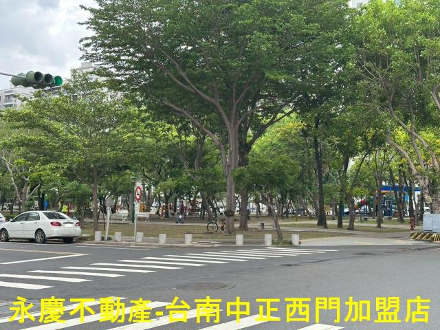 台南南區透天-12