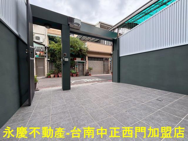 台南東區透天-13