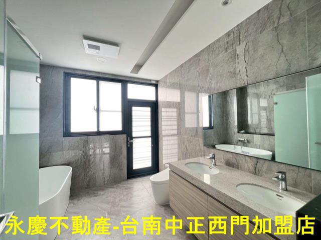 台南南區透天-12