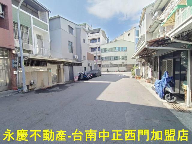 台南南區透天-13