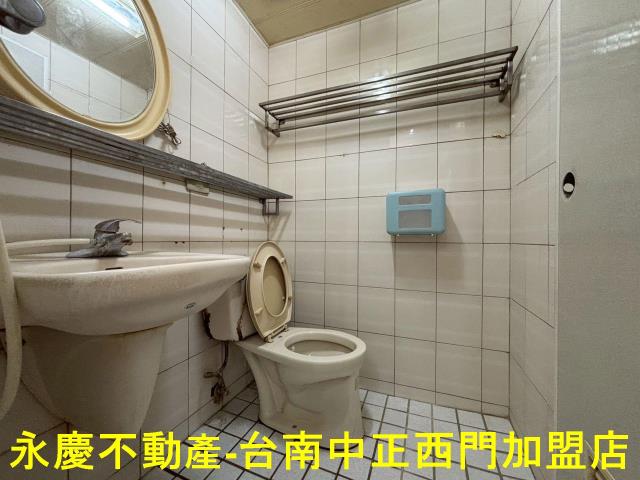 台南東區透天-10